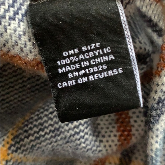 Poncho - Picture 8 of 10